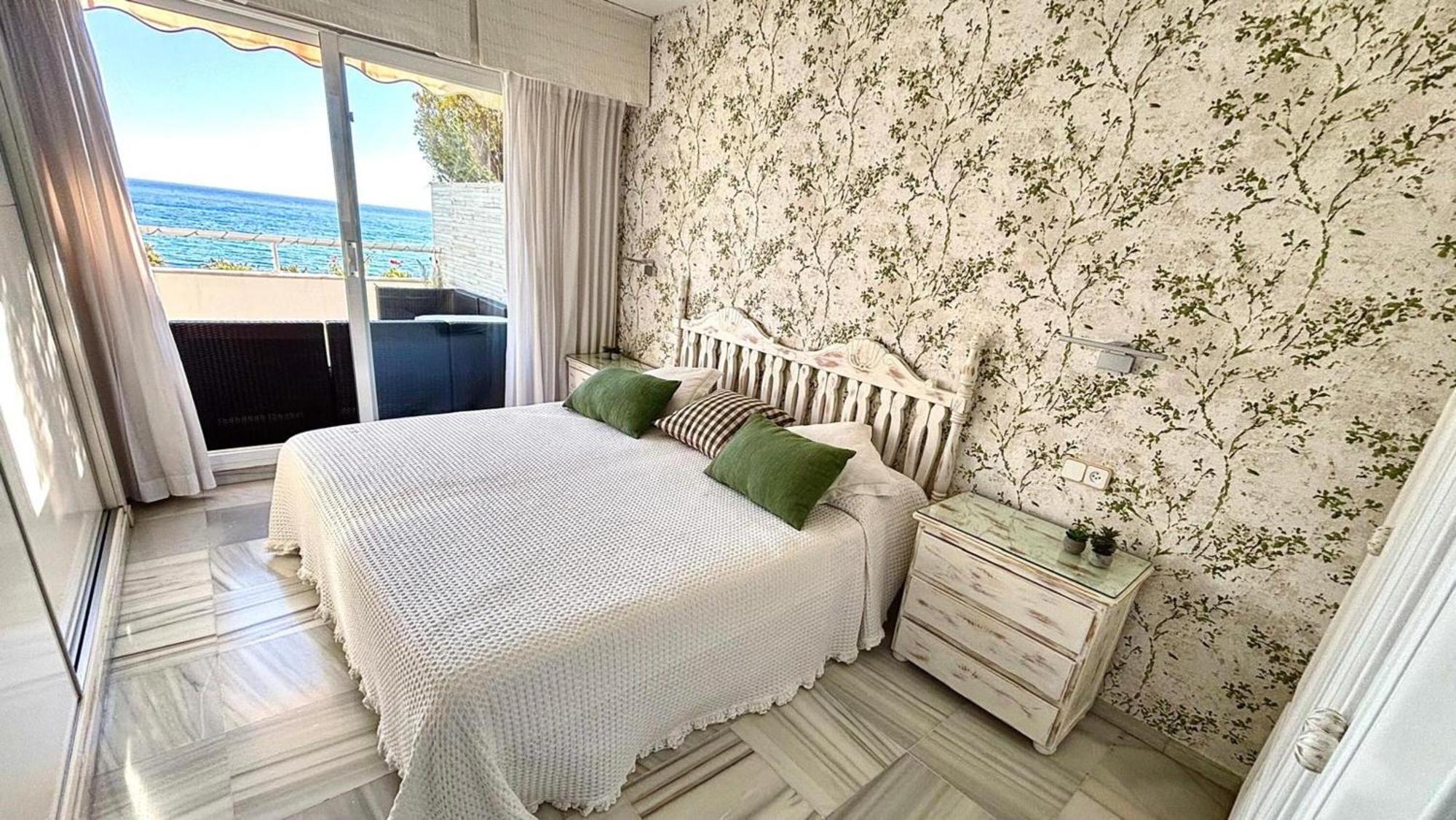 Homely Vistas Al Mar Apartment